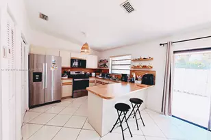 11212 SW 58th Cir, Cooper City, FL 33330 - Photo 4