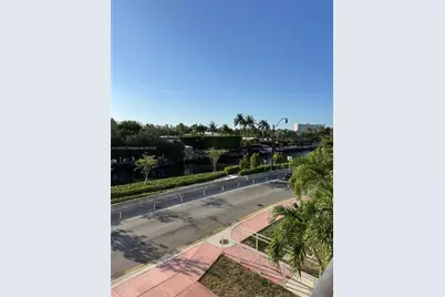 2939 Indian Creek Dr #307, Miami Beach, FL 33140 - Photo 2