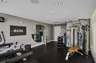 6080 Collins Ave, Miami Beach, FL 33140 - Photo 22