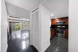 17911 NW 68th Ave, Hialeah, FL 33015 - Photo 6