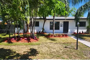 9340 Martinique Dr, Cutler Bay, FL 33189 - Photo 2