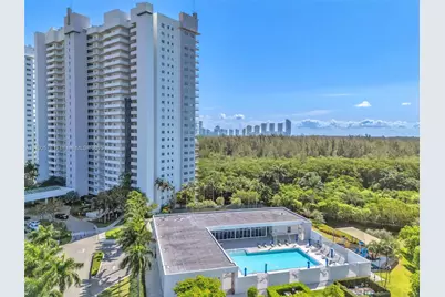 14951 Royal Oaks Ln (Renovated) #2105, North Miami, FL 33181 - Photo 10