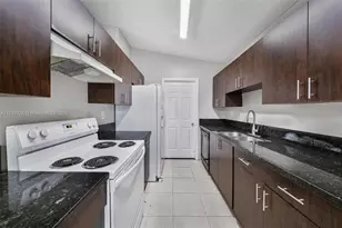 1251 SW 73rd Ave, North Lauderdale, FL 33068 - Photo 14