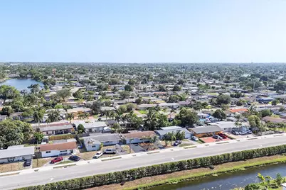 8420 Taft St, Pembroke Pines, FL 33024 - Photo 40