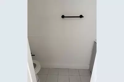 1350 W 53rd St #33, Hialeah, FL 33012 - Photo 8