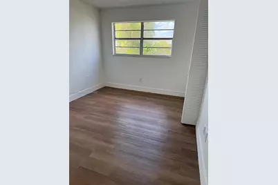 1350 W 53rd St #33, Hialeah, FL 33012 - Photo 4