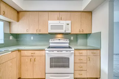 9440 W Flagler St #205, Miami, FL 33174 - Photo 8