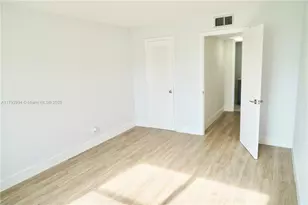 9041 Sunrise Lakes Blvd, Sunrise, FL 33322 - Photo 12