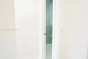 9041 Sunrise Lakes Blvd, Sunrise, FL 33322 - Photo 14