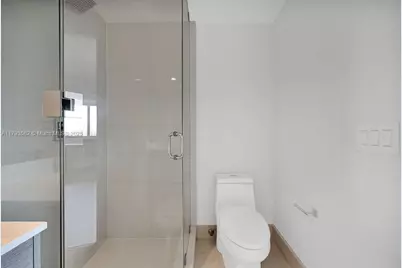 650 NE 32nd St #1004, Miami, FL 33137 - Photo 16