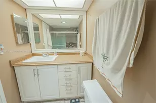 301 174th St, Sunny Isles Beach, FL 33160 - Photo 28