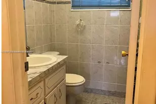 3051 NW 46th Ave, Lauderdale Lakes, FL 33313 - Photo 10