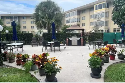 3051 NW 46th Ave #304, Lauderdale Lakes, FL 33313 - Photo 1