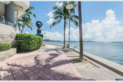 325 S Biscayne Blvd #3822, Miami, FL 33131 - Photo 4
