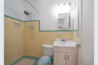 4241 W 1st Ave, Hialeah, FL 33012 - Photo 20