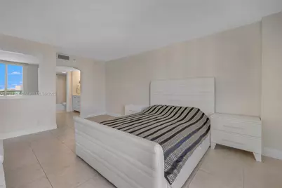 100 Bayview Dr #1403, Sunny Isles Beach, FL 33160 - Photo 16