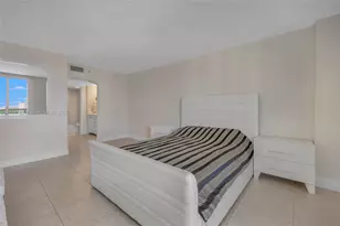 100 Bayview Dr, Sunny Isles Beach, FL 33160 - Photo 16