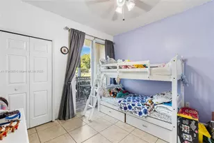 10012 NW 7th St, Miami, FL 33172 - Photo 24
