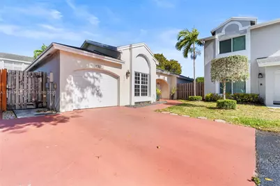 9981 NW 51st Ln, Doral, FL 33178 - Photo 4