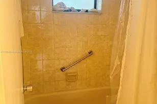 901 Colony Point Cir, Pembroke Pines, FL 33026 - Photo 24