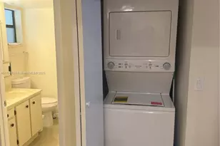 901 Colony Point Cir, Pembroke Pines, FL 33026 - Photo 18