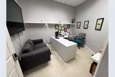 2330 NW 102nd Pl, Doral, FL 33172 - Photo 4