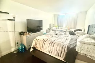 488 NW 165th St Rd, Miami, FL 33169 - Photo 12