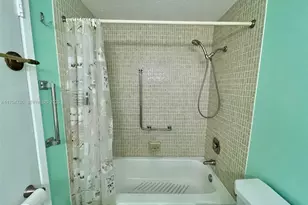 4330 Hillcrest Dr, Hollywood, FL 33021 - Photo 14