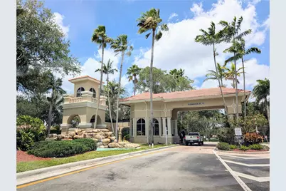 7683 NW 19th St, Pembroke Pines, FL 33024 - Photo 2