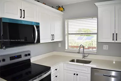 9900 Sunrise Lakes Blvd #309, Sunrise, FL 33322 - Photo 12