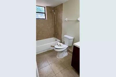686 NW 114th Ave #101, Sweetwater, FL 33172 - Photo 4