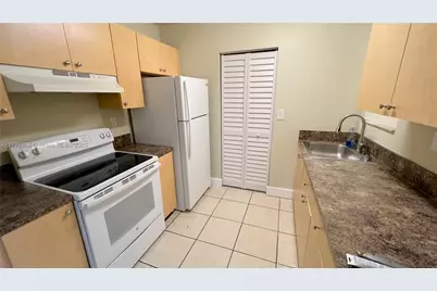 686 NW 114th Ave #101, Sweetwater, FL 33172 - Photo 12