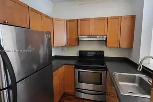 842 Meridian Ave, Miami Beach, FL 33139 - Photo 4