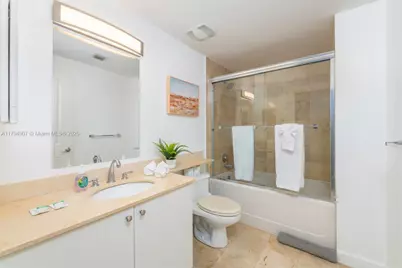 170 SE 14th St #1905, Miami, FL 33131 - Photo 4