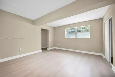 12135 NE 10th Ave, North Miami, FL 33161 - Photo 26