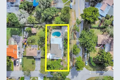 12135 NE 10th Ave, North Miami, FL 33161 - Photo 2