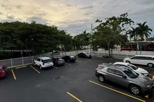 11195 SW 1st St, Sweetwater, FL 33174 - Photo 20