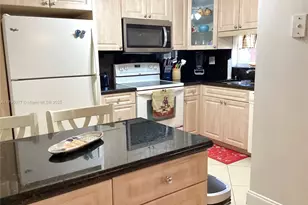 8962 S Hollybrook Blvd, Pembroke Pines, FL 33025 - Photo 2