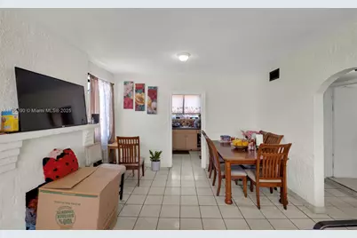 1045 NW 32nd St, Miami, FL 33127 - Photo 28