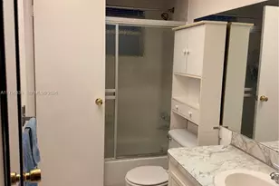 4700 NW 35th St, Lauderdale Lakes, FL 33319 - Photo 14