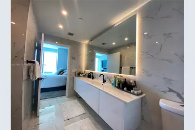 888 Biscayne Blvd #2405, Miami, FL 33132 - Photo 22