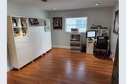 1250 NW 85th Ave, Plantation, FL 33322 - Photo 10