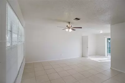 323 NE Midfield Ln, Port Saint Lucie, FL 34983 - Photo 4