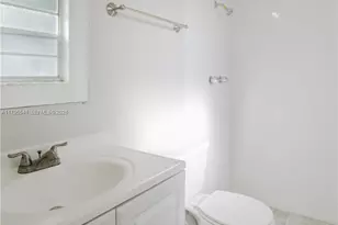 323 NE Midfield Ln, Port Saint Lucie, FL 34983 - Photo 24