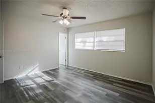 323 NE Midfield Ln, Port Saint Lucie, FL 34983 - Photo 22