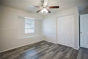 323 NE Midfield Ln, Port Saint Lucie, FL 34983 - Photo 20