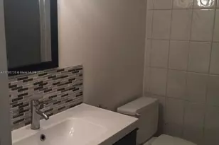 13499 Biscayne Blvd, North Miami, FL 33181 - Photo 6