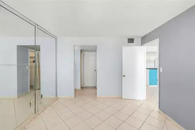 345 Ocean Dr #904, Miami Beach, FL 33139 - Photo 10