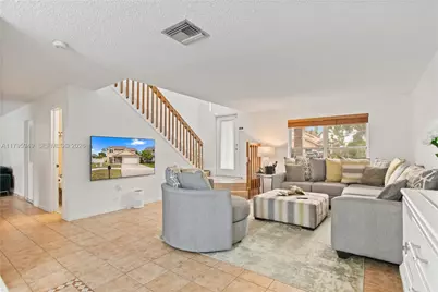 1051 SW 95th Ter, Pembroke Pines, FL 33025 - Photo 10