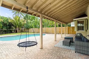 1051 SW 95 Terrace, Pembroke Pines, FL 33025 - Photo 4